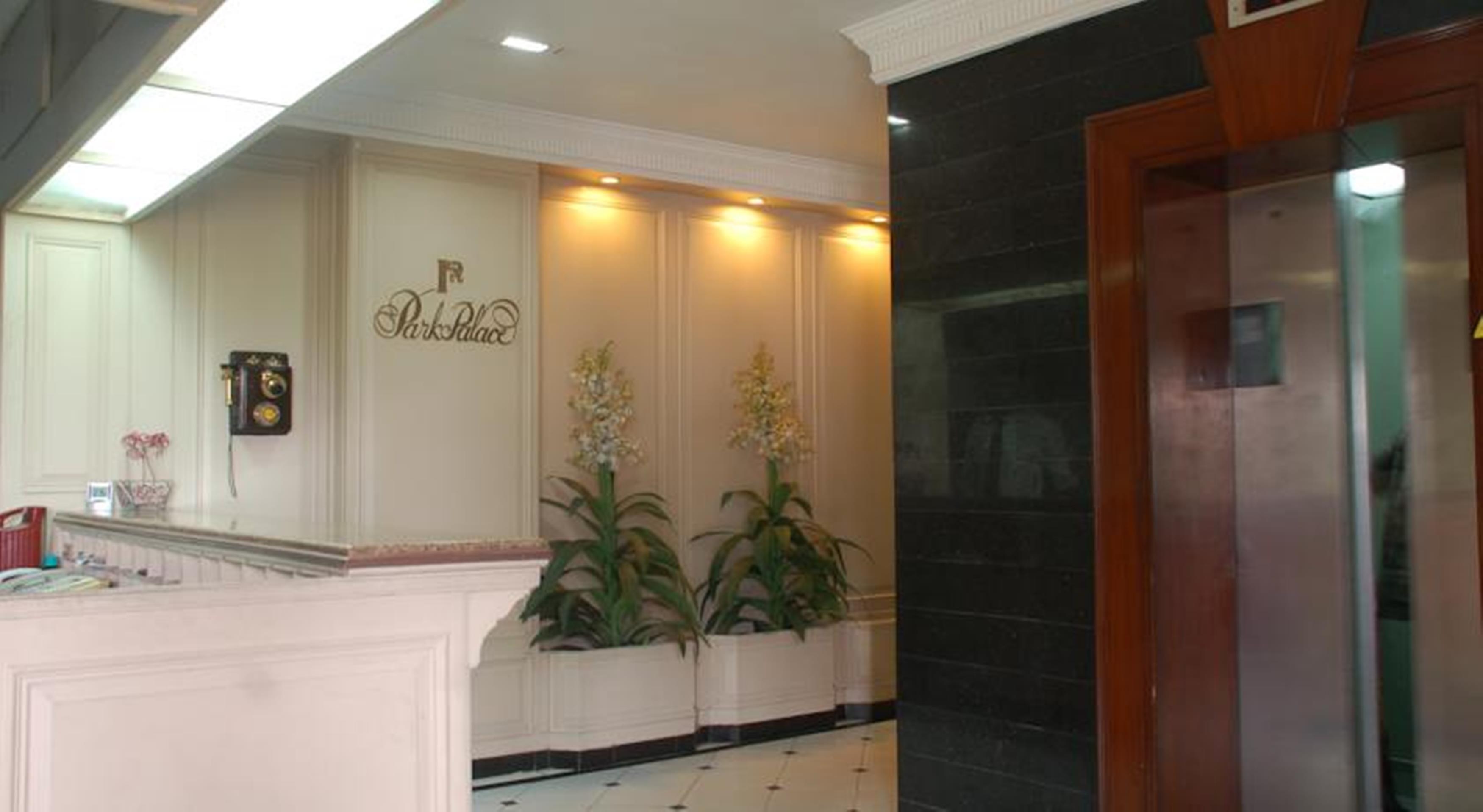 Park Palace Hotel Calcutá Exterior foto